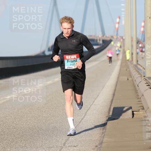 03.10.2025 - Köhlbrandbrückenlauf Lena Gebhardt http://msf.ph/oto/9100475 03.10.2025 09:35:59 Position 2 3127 meine-sportfotos.de