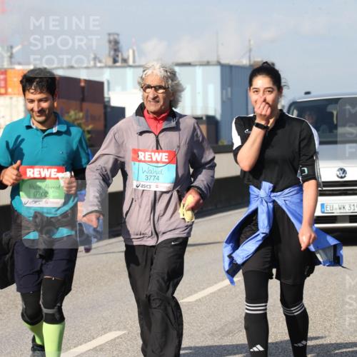03.10.2025 - Köhlbrandbrückenlauf Jannik Wohlers http://msf.ph/oto/9100477 03.10.2025 10:29:20 Position 3 9702, 3774, 3195 meine-sportfotos.de