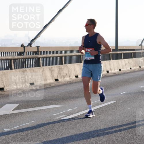 03.10.2025 - Köhlbrandbrückenlauf Strokosch-Dieckow http://msf.ph/oto/9100484 03.10.2025 09:18:51 Position 1 1017 meine-sportfotos.de