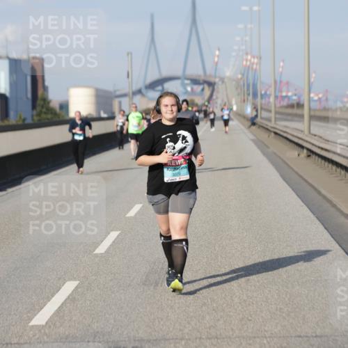 03.10.2025 - Köhlbrandbrückenlauf Jannik Wohlers http://msf.ph/oto/9100486 03.10.2025 10:20:59 Position 3 3370 meine-sportfotos.de