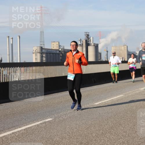 03.10.2025 - Köhlbrandbrückenlauf Lena Gebhardt http://msf.ph/oto/9100492 03.10.2025 10:11:06 Position 2 2211 meine-sportfotos.de