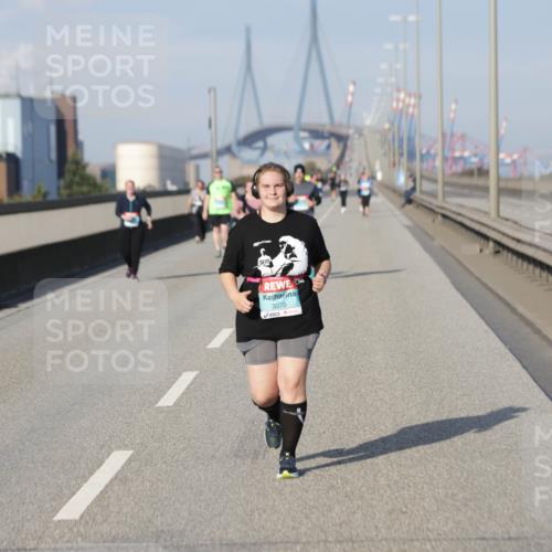 03.10.2025 - Köhlbrandbrückenlauf Jannik Wohlers http://msf.ph/oto/9100509 03.10.2025 10:20:59 Position 3 3370 meine-sportfotos.de