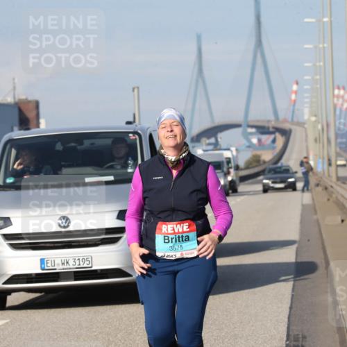03.10.2025 - Köhlbrandbrückenlauf Jannik Wohlers http://msf.ph/oto/9100548 03.10.2025 10:29:23 Position 3 3195, 3575 meine-sportfotos.de