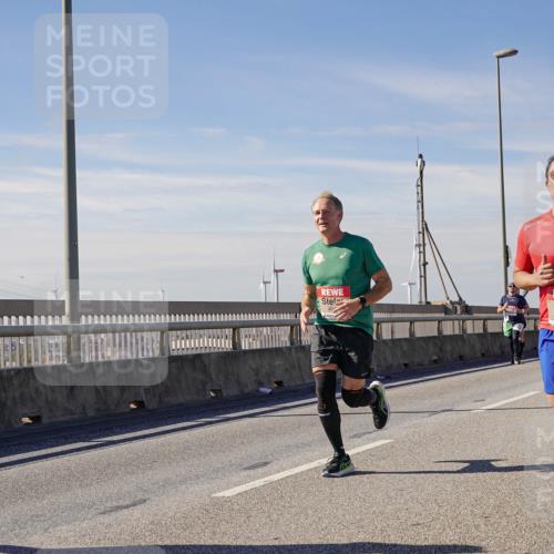 03.10.2025 - Köhlbrandbrückenlauf Michael Burmester http://msf.ph/oto/9100555 03.10.2025 12:46:13 Position 2 4639 meine-sportfotos.de