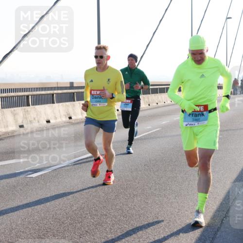 03.10.2025 - Köhlbrandbrückenlauf Strokosch-Dieckow http://msf.ph/oto/9100558 03.10.2025 09:18:56 Position 1 1044, 3460 meine-sportfotos.de