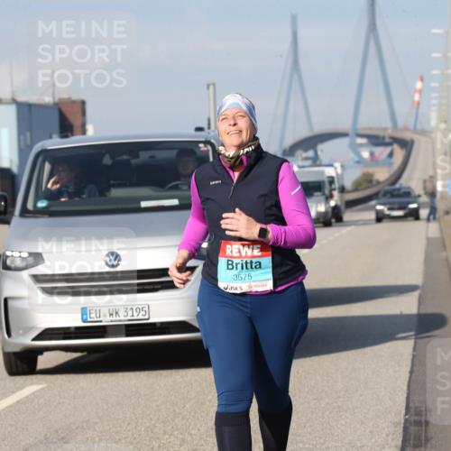 03.10.2025 - Köhlbrandbrückenlauf Jannik Wohlers http://msf.ph/oto/9100562 03.10.2025 10:29:23 Position 3 3195, 3575 meine-sportfotos.de
