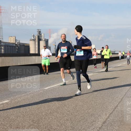 03.10.2025 - Köhlbrandbrückenlauf Lena Gebhardt http://msf.ph/oto/9100566 03.10.2025 10:11:08 Position 2 2596 meine-sportfotos.de