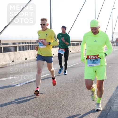 03.10.2025 - Köhlbrandbrückenlauf Strokosch-Dieckow http://msf.ph/oto/9100577 03.10.2025 09:18:56 Position 1 1044, 3460 meine-sportfotos.de