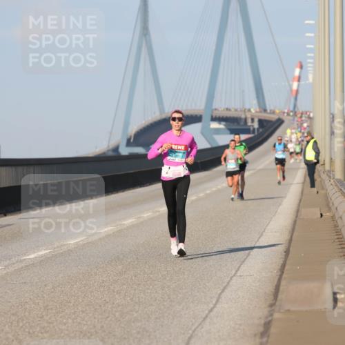 03.10.2025 - Köhlbrandbrückenlauf Lena Gebhardt http://msf.ph/oto/9100598 03.10.2025 09:36:18 Position 2  meine-sportfotos.de