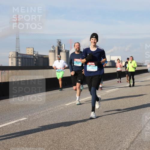 03.10.2025 - Köhlbrandbrückenlauf Lena Gebhardt http://msf.ph/oto/9100605 03.10.2025 10:11:08 Position 2 2596 meine-sportfotos.de