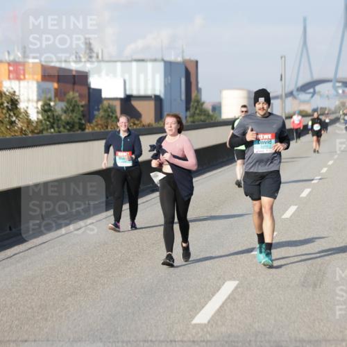 03.10.2025 - Köhlbrandbrückenlauf Jannik Wohlers http://msf.ph/oto/9100606 03.10.2025 10:21:08 Position 3 2277 meine-sportfotos.de