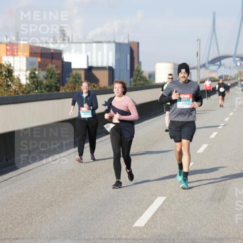 03.10.2025 - Köhlbrandbrückenlauf Jannik Wohlers http://msf.ph/oto/9100610 03.10.2025 10:21:08 Position 3 2277 meine-sportfotos.de