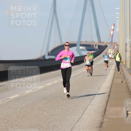 03.10.2025 - Köhlbrandbrückenlauf Lena Gebhardt http://msf.ph/oto/9100611 03.10.2025 09:36:18 Position 2 7 meine-sportfotos.de