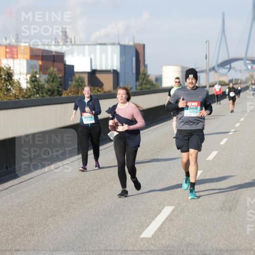 03.10.2025 - Köhlbrandbrückenlauf Jannik Wohlers http://msf.ph/oto/9100614 03.10.2025 10:21:08 Position 3 2277 meine-sportfotos.de