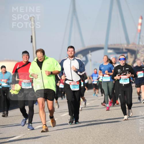 03.10.2025 - Köhlbrandbrückenlauf Jannik Wohlers http://msf.ph/oto/9100616 03.10.2025 10:02:50 Position 3 2025, 3697, 3030, 3529, 1971 meine-sportfotos.de