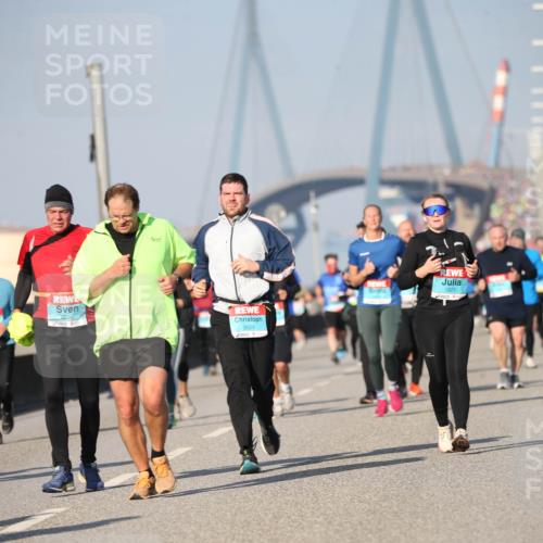 03.10.2025 - Köhlbrandbrückenlauf Jannik Wohlers http://msf.ph/oto/9100625 03.10.2025 10:02:51 Position 3 25, 3529, 1971 meine-sportfotos.de