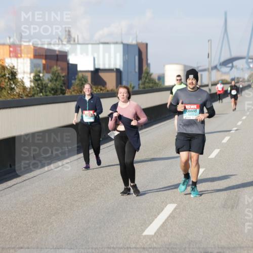 03.10.2025 - Köhlbrandbrückenlauf Jannik Wohlers http://msf.ph/oto/9100629 03.10.2025 10:21:08 Position 3 2277 meine-sportfotos.de
