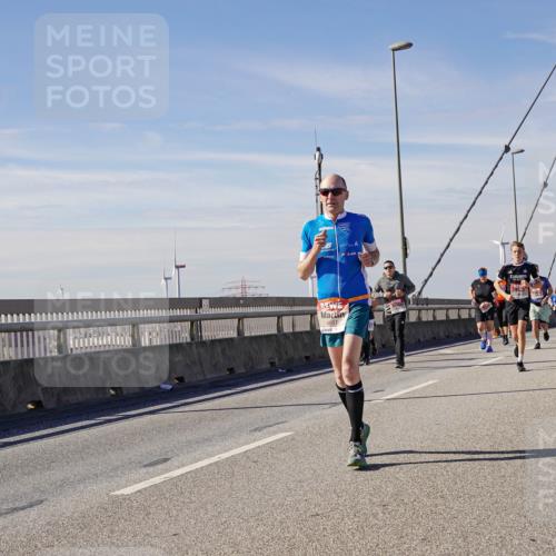 03.10.2025 - Köhlbrandbrückenlauf Michael Burmester http://msf.ph/oto/9100630 03.10.2025 12:46:15 Position 2 4597 meine-sportfotos.de