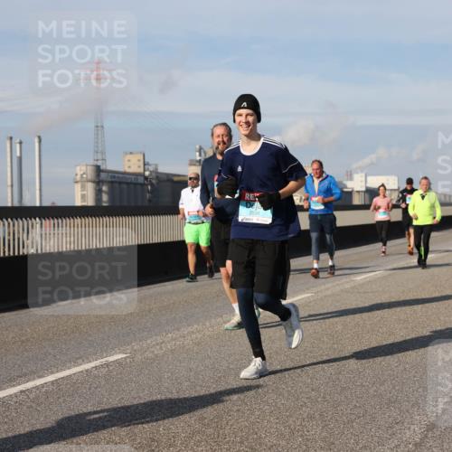 03.10.2025 - Köhlbrandbrückenlauf Lena Gebhardt http://msf.ph/oto/9100637 03.10.2025 10:11:09 Position 2 2596 meine-sportfotos.de