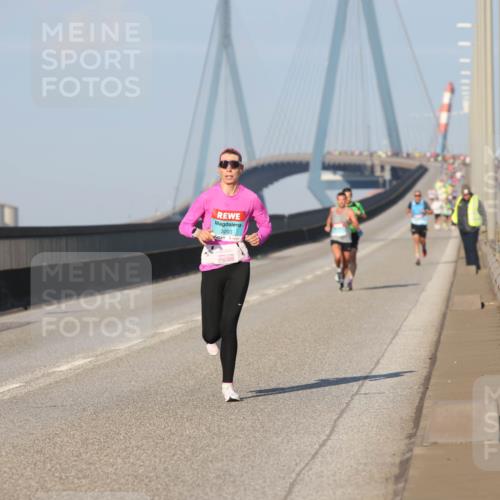 03.10.2025 - Köhlbrandbrückenlauf Lena Gebhardt http://msf.ph/oto/9100643 03.10.2025 09:36:20 Position 2 3203 meine-sportfotos.de