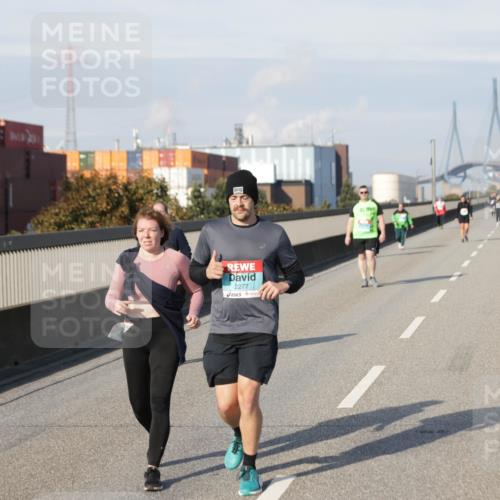 03.10.2025 - Köhlbrandbrückenlauf Jannik Wohlers http://msf.ph/oto/9100644 03.10.2025 10:21:11 Position 3 2277 meine-sportfotos.de