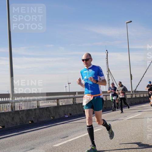 03.10.2025 - Köhlbrandbrückenlauf Michael Burmester http://msf.ph/oto/9100646 03.10.2025 12:46:16 Position 2  meine-sportfotos.de