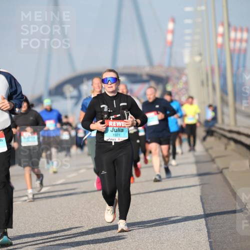 03.10.2025 - Köhlbrandbrückenlauf Jannik Wohlers http://msf.ph/oto/9100648 03.10.2025 10:02:55 Position 3 3529, 1971 meine-sportfotos.de