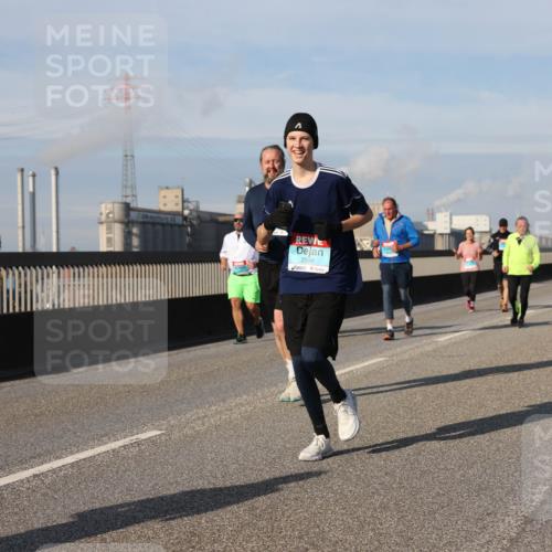 03.10.2025 - Köhlbrandbrückenlauf Lena Gebhardt http://msf.ph/oto/9100652 03.10.2025 10:11:09 Position 2 2596 meine-sportfotos.de