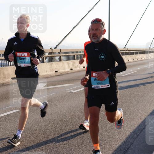03.10.2025 - Köhlbrandbrückenlauf Strokosch-Dieckow http://msf.ph/oto/9100657 03.10.2025 09:19:41 Position 1 1029, 3269 meine-sportfotos.de