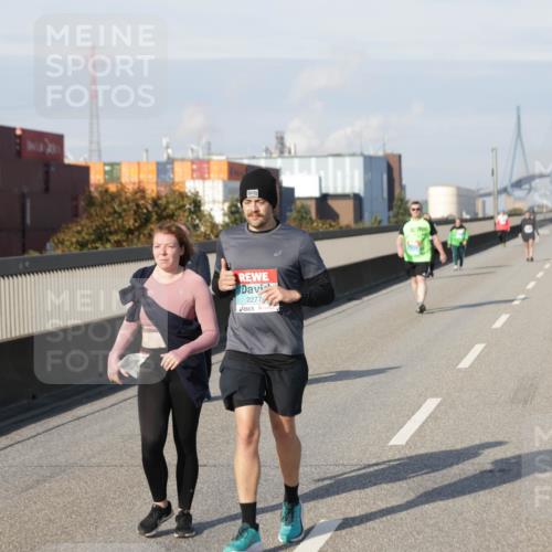 03.10.2025 - Köhlbrandbrückenlauf Jannik Wohlers http://msf.ph/oto/9100659 03.10.2025 10:21:11 Position 3 2277 meine-sportfotos.de