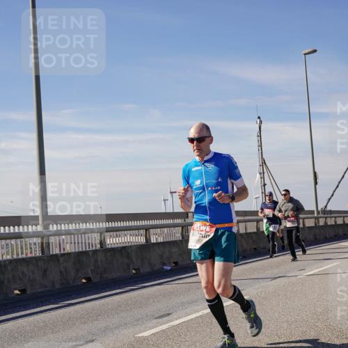 03.10.2025 - Köhlbrandbrückenlauf Michael Burmester http://msf.ph/oto/9100660 03.10.2025 12:46:16 Position 2 597 meine-sportfotos.de