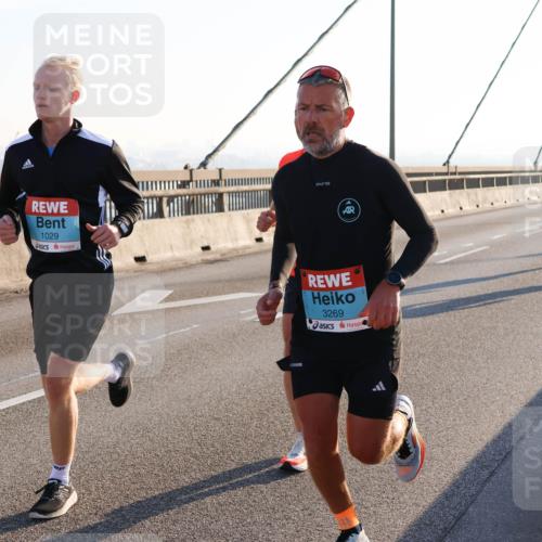 03.10.2025 - Köhlbrandbrückenlauf Strokosch-Dieckow http://msf.ph/oto/9100666 03.10.2025 09:19:41 Position 1 1029, 3269 meine-sportfotos.de