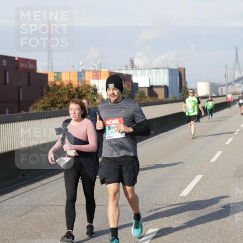 03.10.2025 - Köhlbrandbrückenlauf Jannik Wohlers http://msf.ph/oto/9100668 03.10.2025 10:21:11 Position 3 2271 meine-sportfotos.de