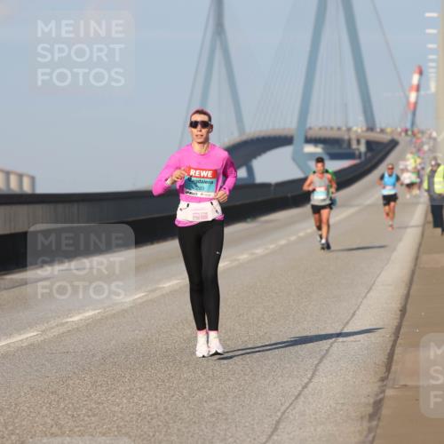03.10.2025 - Köhlbrandbrückenlauf Lena Gebhardt http://msf.ph/oto/9100676 03.10.2025 09:36:20 Position 2  meine-sportfotos.de