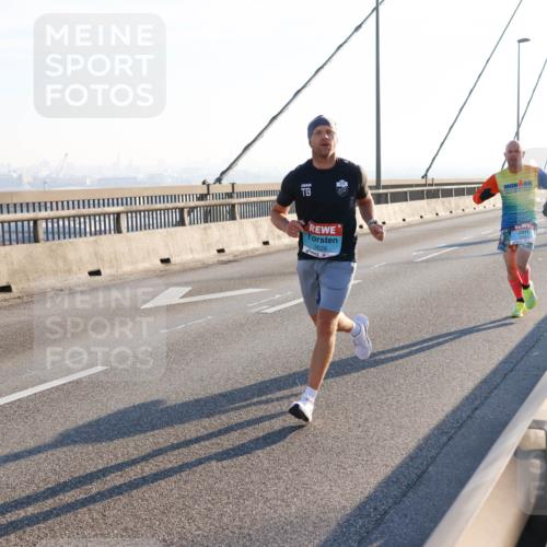 03.10.2025 - Köhlbrandbrückenlauf Strokosch-Dieckow http://msf.ph/oto/9100685 03.10.2025 09:19:46 Position 1 3629 meine-sportfotos.de