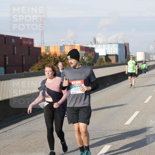 03.10.2025 - Köhlbrandbrückenlauf Jannik Wohlers http://msf.ph/oto/9100691 03.10.2025 10:21:12 Position 3 2277 meine-sportfotos.de