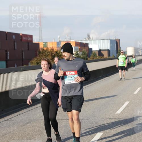 03.10.2025 - Köhlbrandbrückenlauf Jannik Wohlers http://msf.ph/oto/9100698 03.10.2025 10:21:12 Position 3 2277 meine-sportfotos.de
