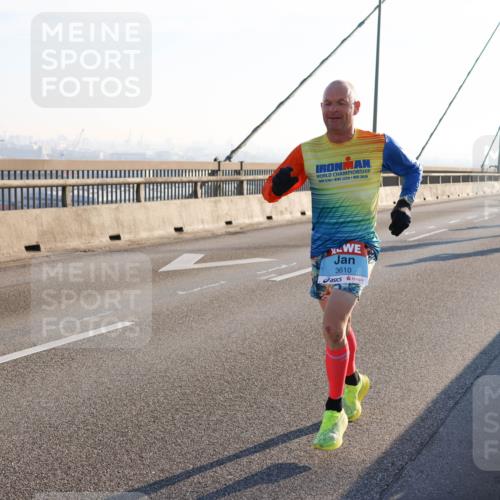03.10.2025 - Köhlbrandbrückenlauf Strokosch-Dieckow http://msf.ph/oto/9100704 03.10.2025 09:19:47 Position 1 2, 112, 26, 2, 3610 meine-sportfotos.de