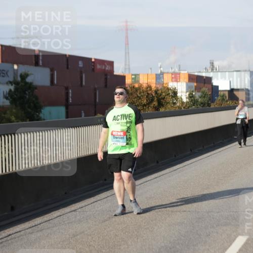 03.10.2025 - Köhlbrandbrückenlauf Jannik Wohlers http://msf.ph/oto/9100719 03.10.2025 10:21:21 Position 3 2992 meine-sportfotos.de