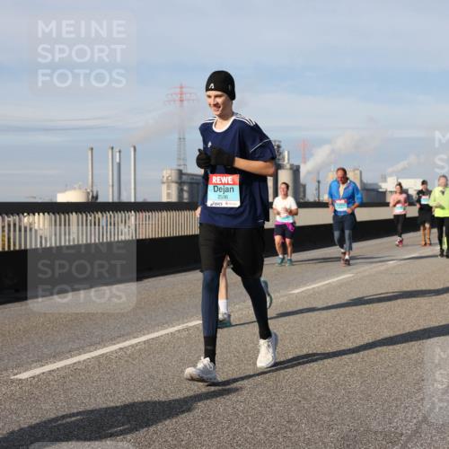03.10.2025 - Köhlbrandbrückenlauf Lena Gebhardt http://msf.ph/oto/9100720 03.10.2025 10:11:09 Position 2 2596 meine-sportfotos.de