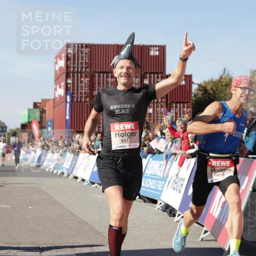 03.10.2025 - Köhlbrandbrückenlauf Jannik Wohlers http://msf.ph/oto/9100726 03.10.2025 12:57:04 Ziel 4042, 4068, 4080, 4086, 5846, 5898, 6016, 6417 meine-sportfotos.de