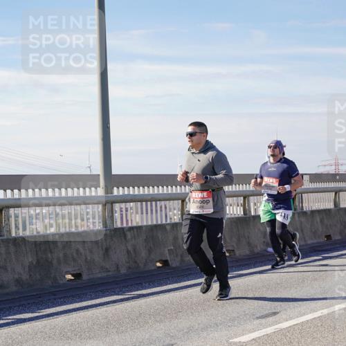 03.10.2025 - Köhlbrandbrückenlauf Michael Burmester http://msf.ph/oto/9100728 03.10.2025 12:46:18 Position 2 4506 meine-sportfotos.de