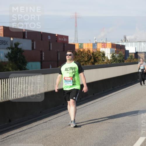03.10.2025 - Köhlbrandbrückenlauf Jannik Wohlers http://msf.ph/oto/9100731 03.10.2025 10:21:21 Position 3 2992 meine-sportfotos.de