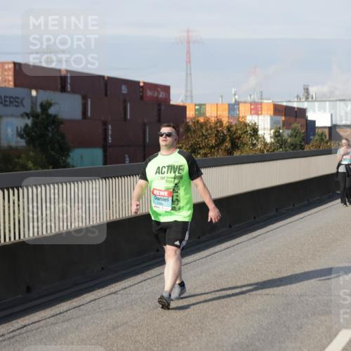 03.10.2025 - Köhlbrandbrückenlauf Jannik Wohlers http://msf.ph/oto/9100743 03.10.2025 10:21:21 Position 3 2992 meine-sportfotos.de