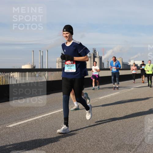 03.10.2025 - Köhlbrandbrückenlauf Lena Gebhardt http://msf.ph/oto/9100749 03.10.2025 10:11:09 Position 2 2596 meine-sportfotos.de