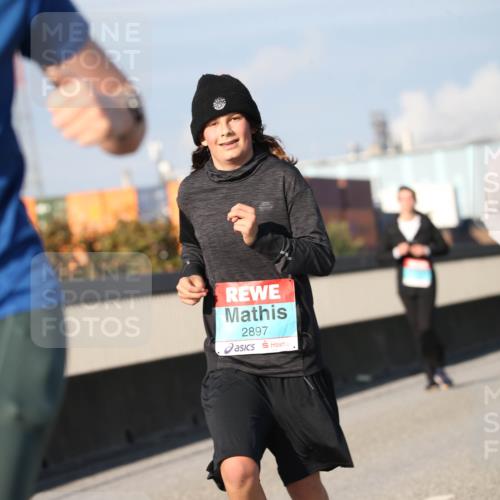 03.10.2025 - Köhlbrandbrückenlauf Jannik Wohlers http://msf.ph/oto/9100755 03.10.2025 10:03:07 Position 3 2055, 2897 meine-sportfotos.de