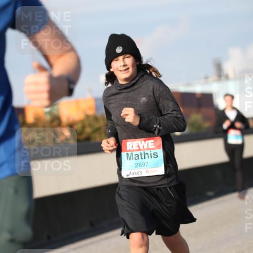 03.10.2025 - Köhlbrandbrückenlauf Jannik Wohlers http://msf.ph/oto/9100761 03.10.2025 10:03:07 Position 3 055, 2897 meine-sportfotos.de