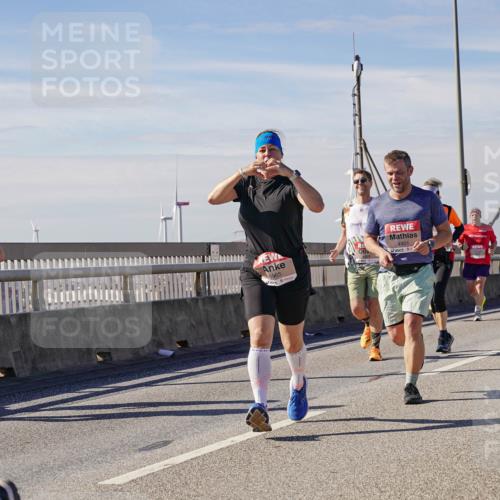 03.10.2025 - Köhlbrandbrückenlauf Michael Burmester http://msf.ph/oto/9100762 03.10.2025 12:46:20 Position 2 5965, 4901 meine-sportfotos.de