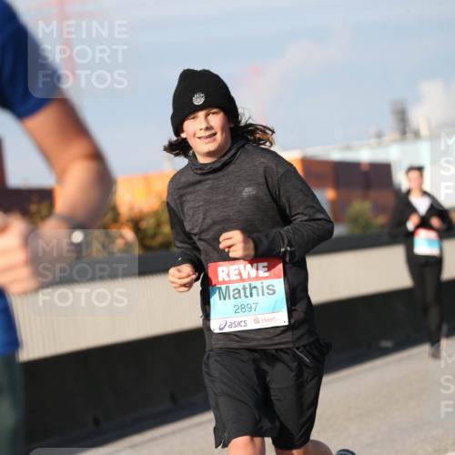03.10.2025 - Köhlbrandbrückenlauf Jannik Wohlers http://msf.ph/oto/9100764 03.10.2025 10:03:07 Position 3 2897, 2424 meine-sportfotos.de