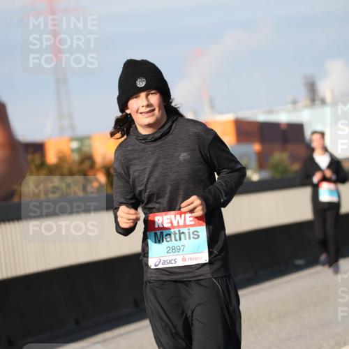 03.10.2025 - Köhlbrandbrückenlauf Jannik Wohlers http://msf.ph/oto/9100771 03.10.2025 10:03:07 Position 3 2897 meine-sportfotos.de